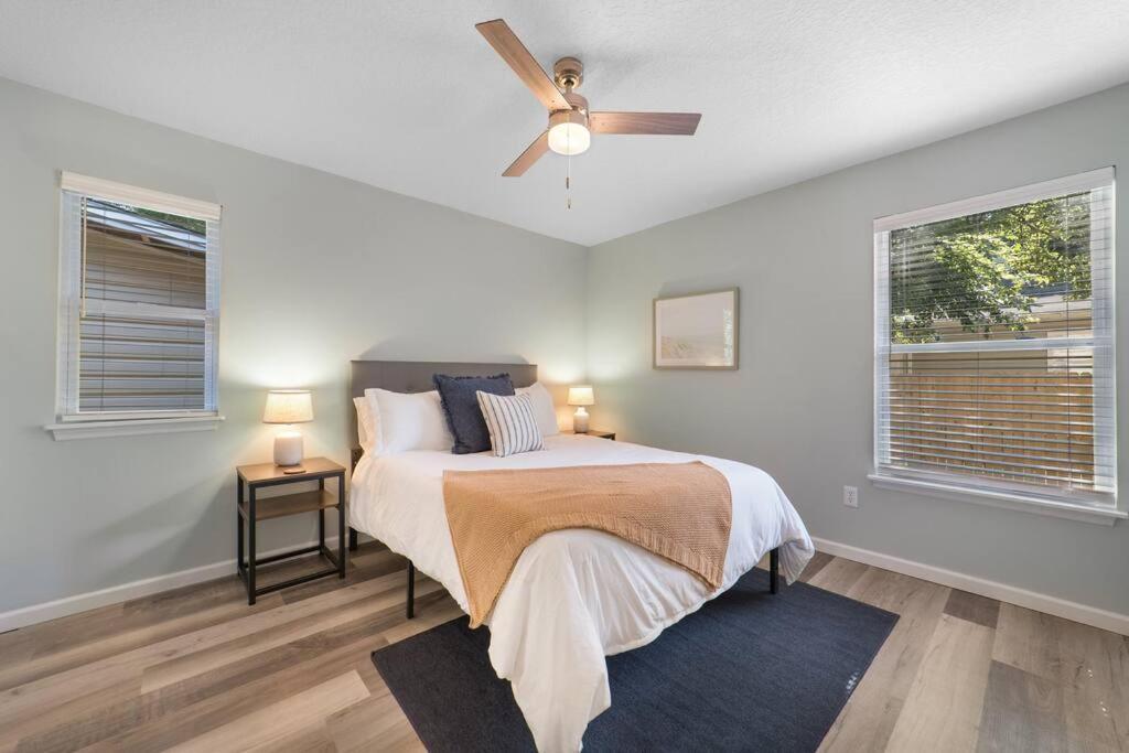 New Modern Bungalow Close To Downtown! Fully Fenced Yard St. Augustine Bagian luar foto