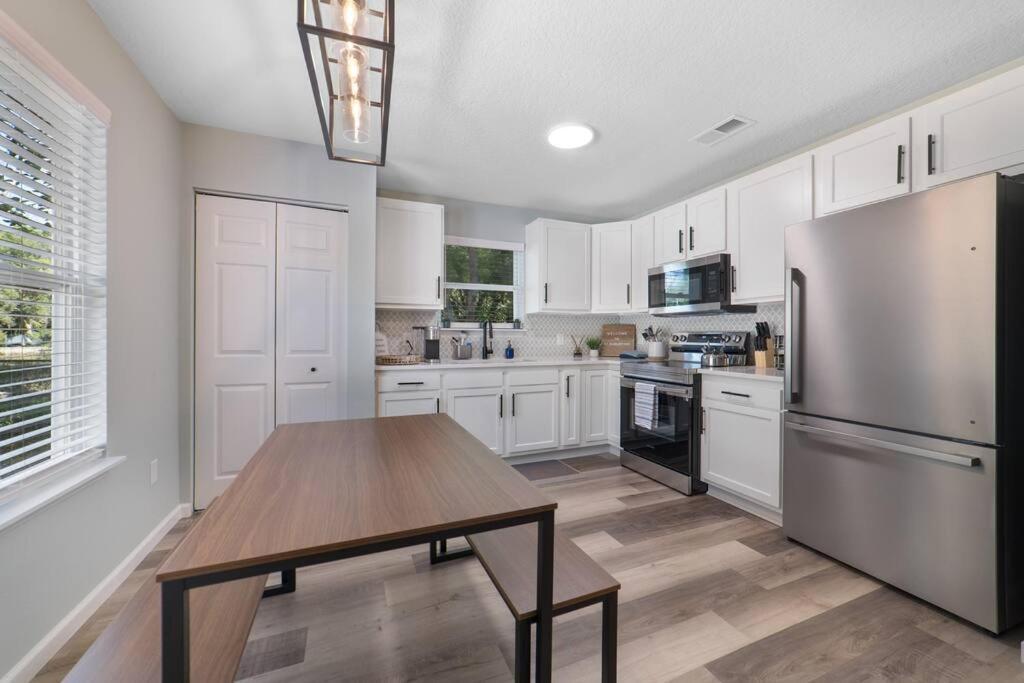 New Modern Bungalow Close To Downtown! Fully Fenced Yard St. Augustine Bagian luar foto