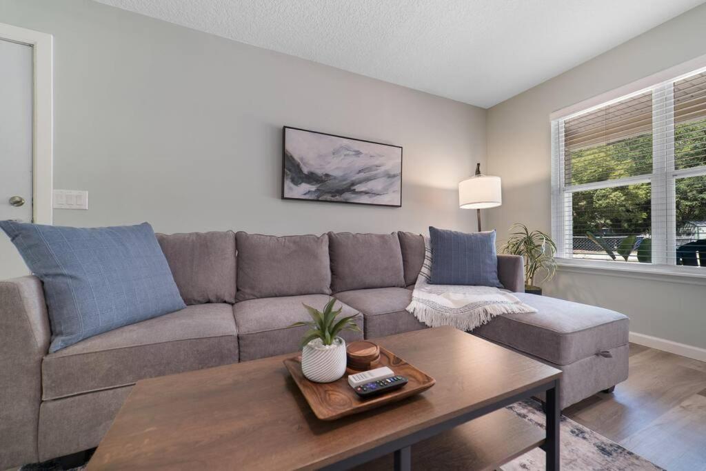 New Modern Bungalow Close To Downtown! Fully Fenced Yard St. Augustine Bagian luar foto