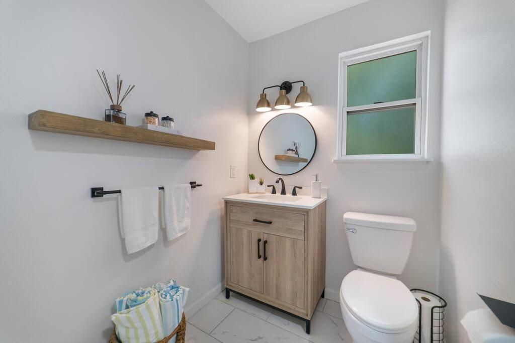 New Modern Bungalow Close To Downtown! Fully Fenced Yard St. Augustine Bagian luar foto